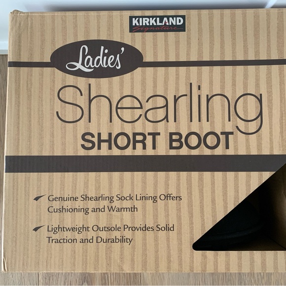 Kirkland Signature Ladies’ Shearling Short Boots - Picture 6 of 6